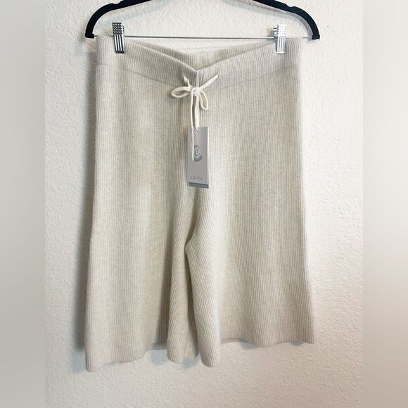 Calme Johnny Was 100% cashmere knit oatmeal ribbed Bermuda shorts NWT. Medium - Picture 1 of 8